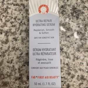 First Aid Beauty Hydrating Serum